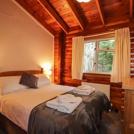 Spruce Lodge Strathpeffer Buitenkant foto