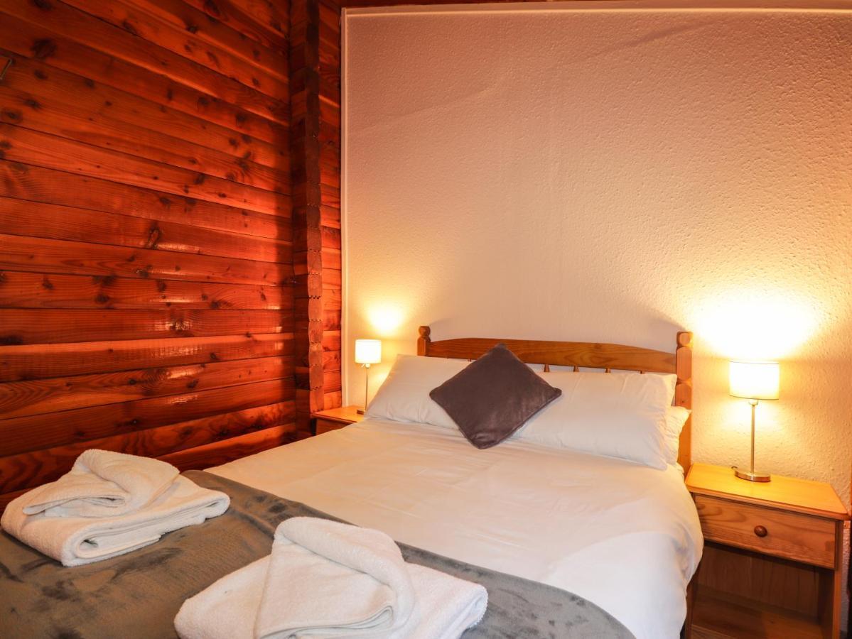 Spruce Lodge Strathpeffer Buitenkant foto