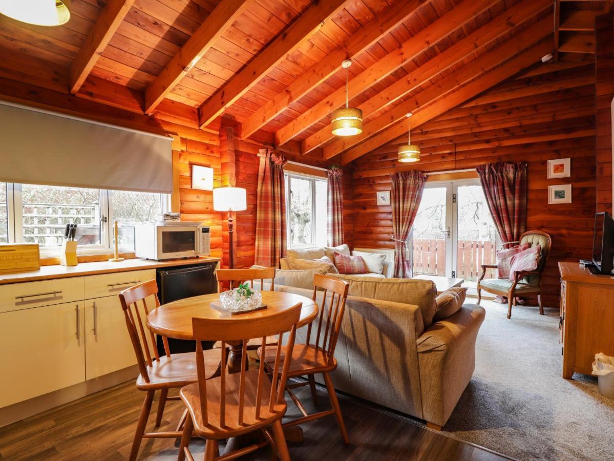 Spruce Lodge Strathpeffer Buitenkant foto