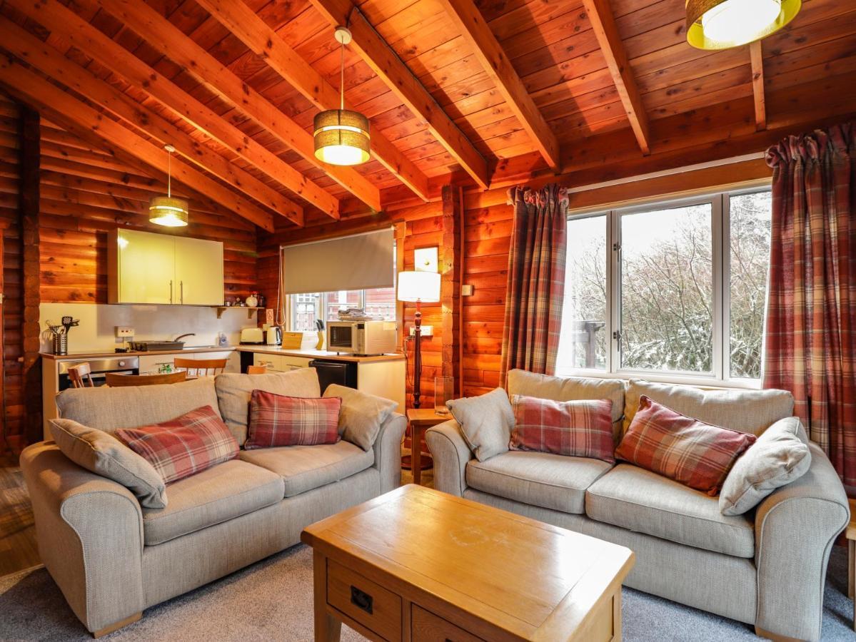 Spruce Lodge Strathpeffer Buitenkant foto